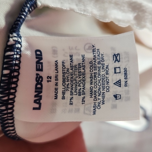 Lands' End Women's Chlorine Resistant Soft Cup Tugless Sporty One Piece Swimsuit - Picture 8 of 10